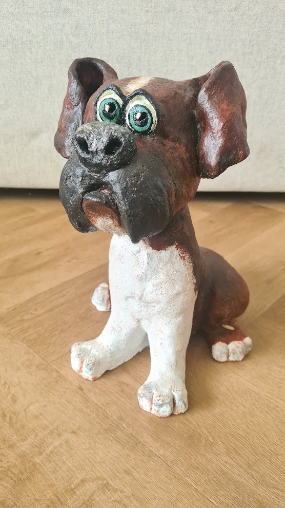 Beeld van een hondje - boetseren Hond